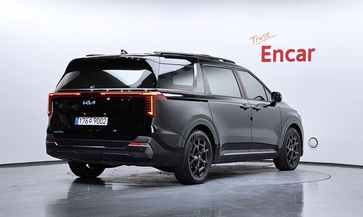 Kia Carnival 7-Seater Gravity, 2025