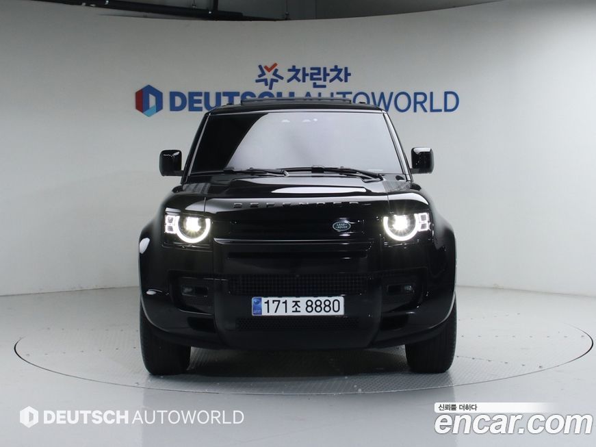 Land Rover Defender 110 D300 X-Dynamic HSE, 2025