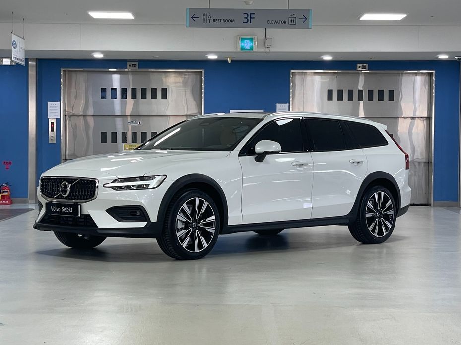 Volvo V60 B5 Ultra AWD, 2026