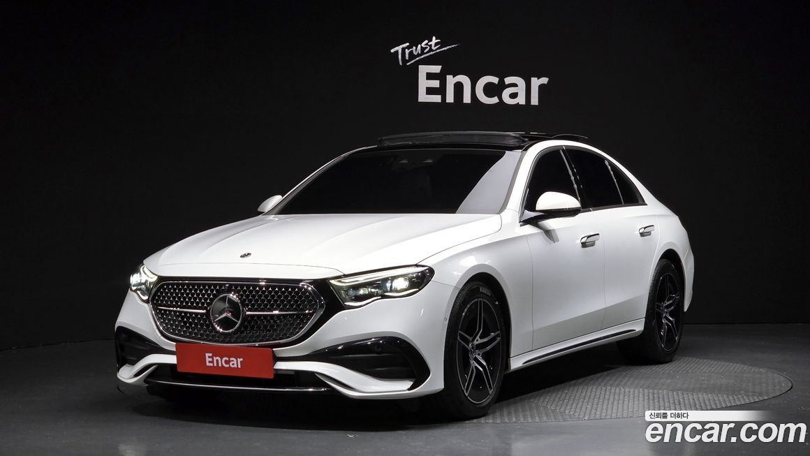 Mercedes-Benz E-Class E300 4MATIC AMG Line, 2024