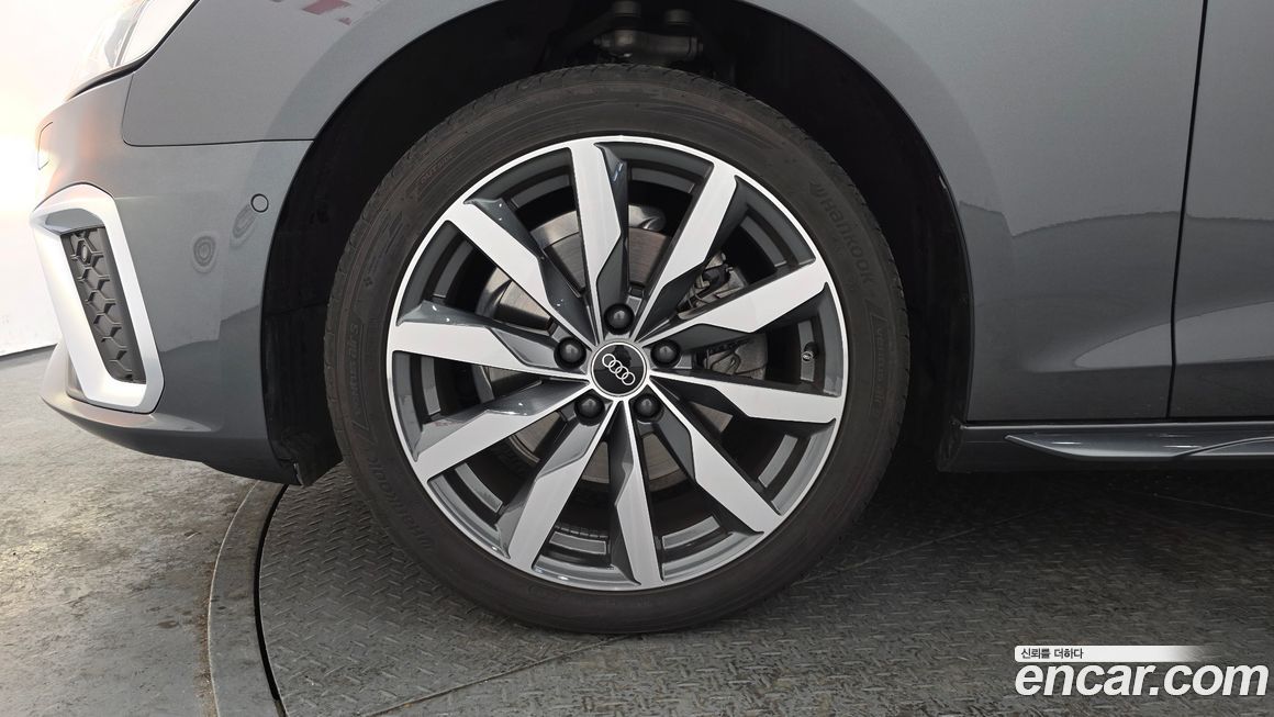 Audi A4 40 TFSI Premium, 2023