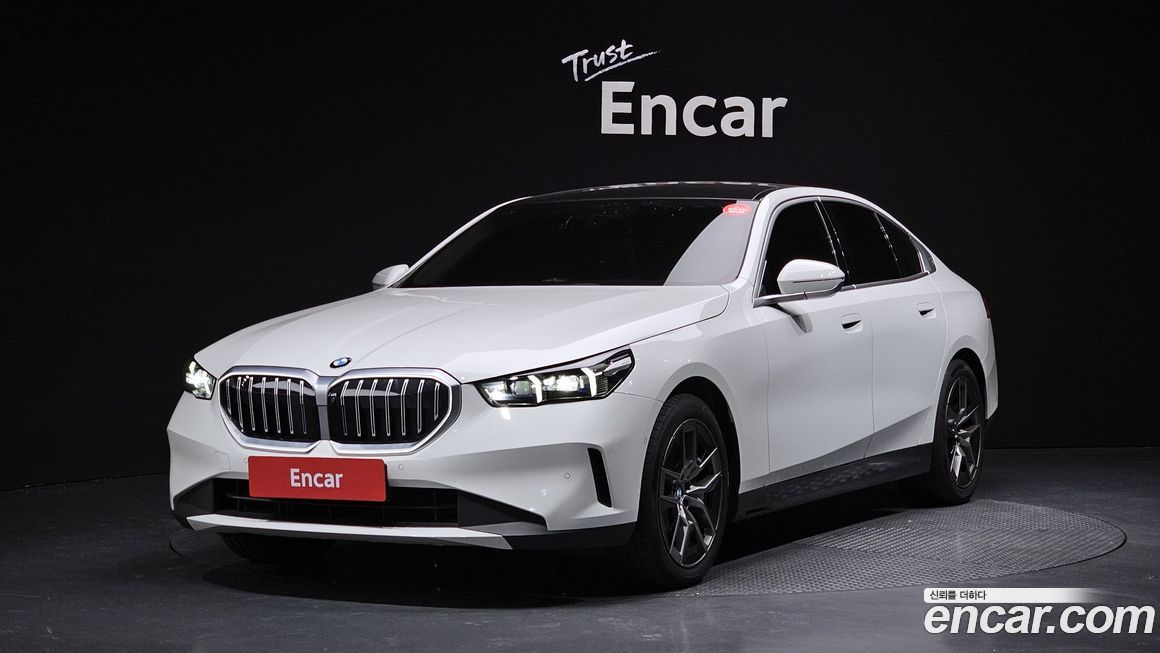 BMW 5-Series 530i xDrive, 2024