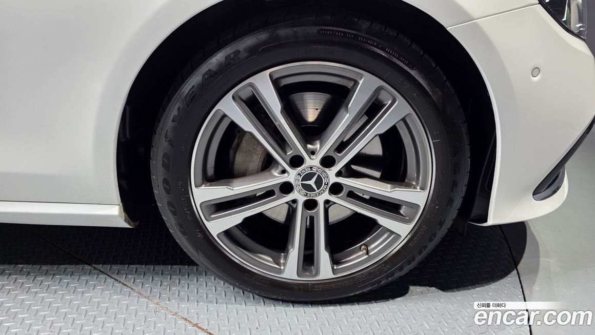 Mercedes-Benz E-Class E350 4MATIC Avantgarde, 2022