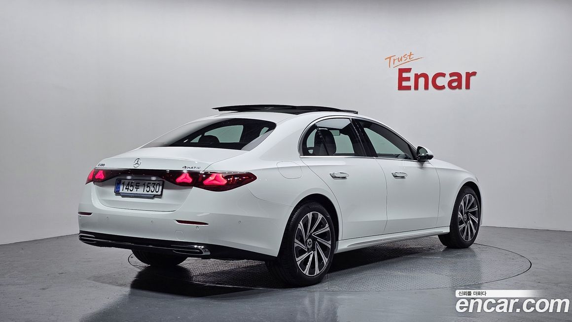 Mercedes-Benz E-Class E300 4MATIC Exclusive, 2025
