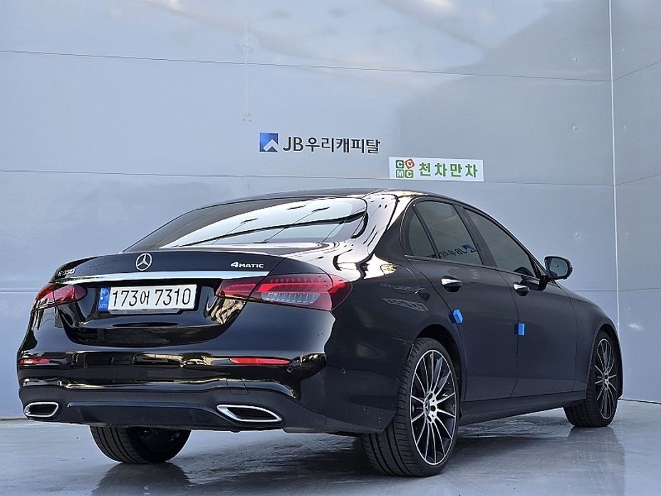 Mercedes-Benz E-Class E350 4MATIC AMG Line, 2023