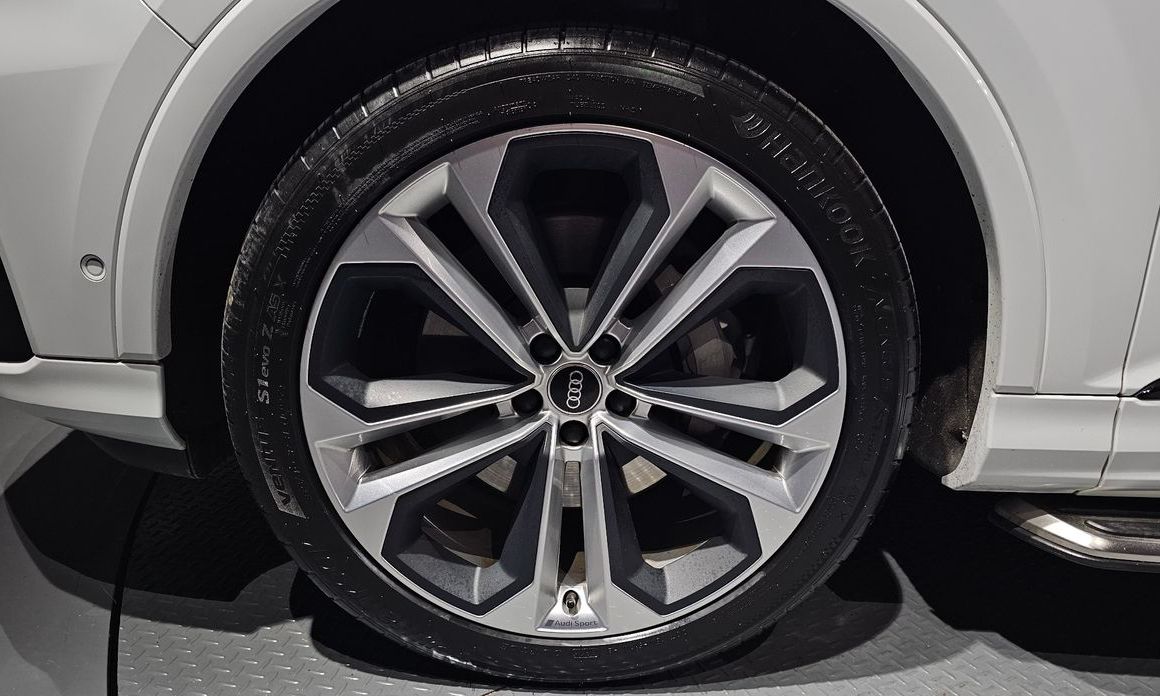 Audi Q7 55 TFSI Quattro Premium, 2022