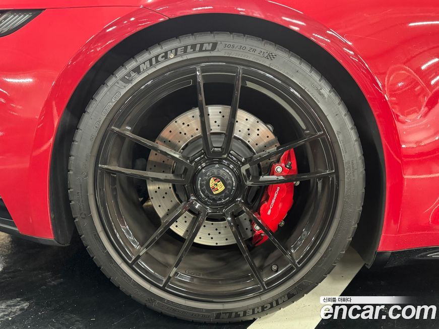 Porsche 911 Carrera 4 GTS Cabriolet, 2023