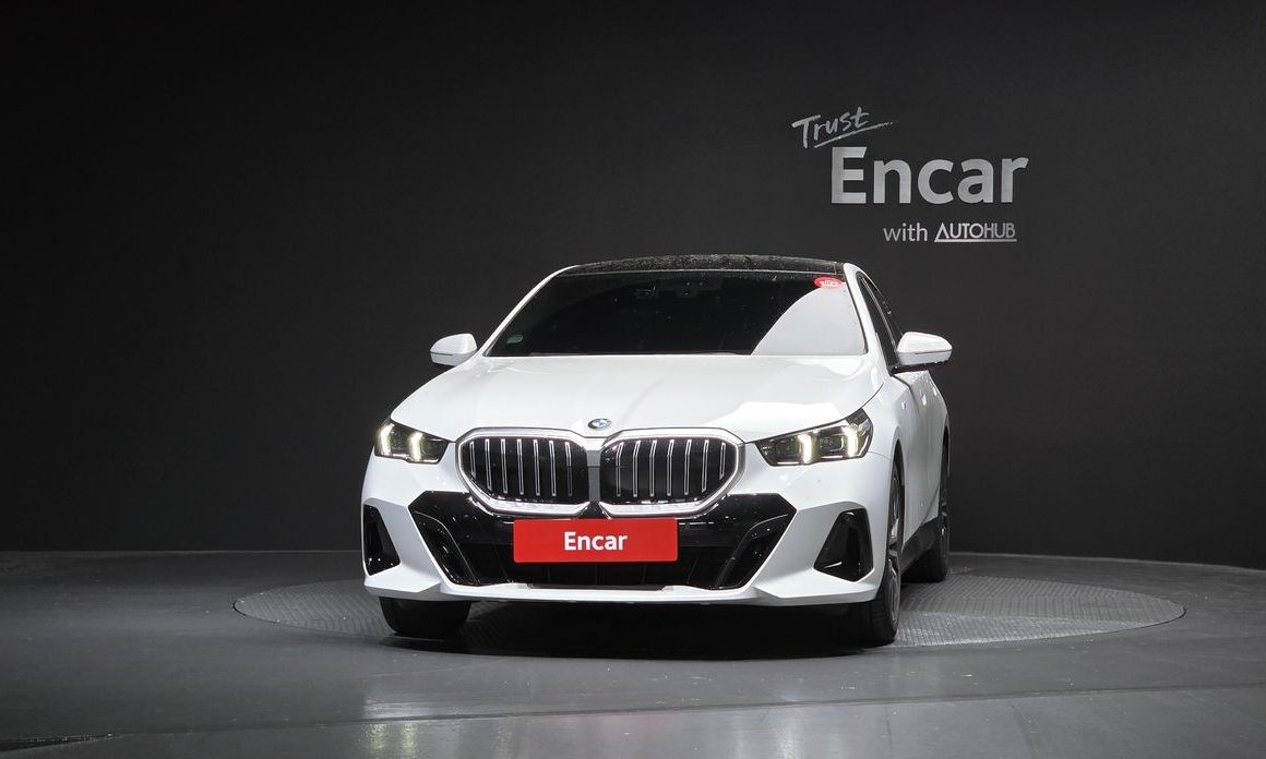 BMW 5-Series 520i M Sport, 2025