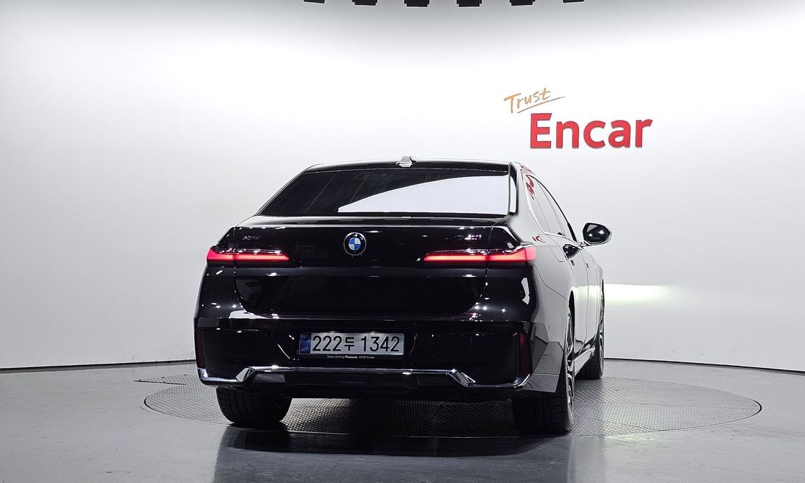 BMW 7-Series 740i xDrive M Sport, 2025