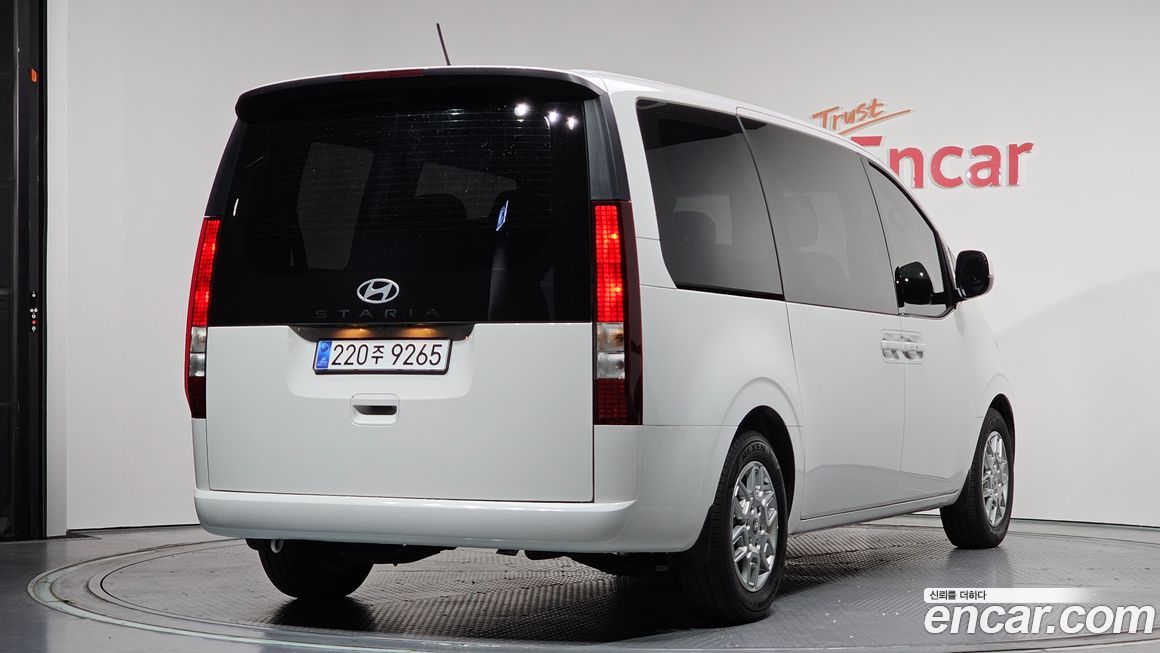 Hyundai Staria Tourer 9-Seater, 2025