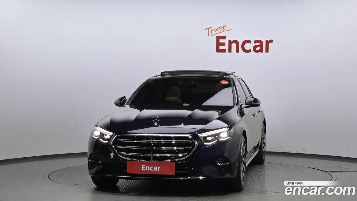 Mercedes-Benz E-Class E300 4MATIC Exclusive, 2025