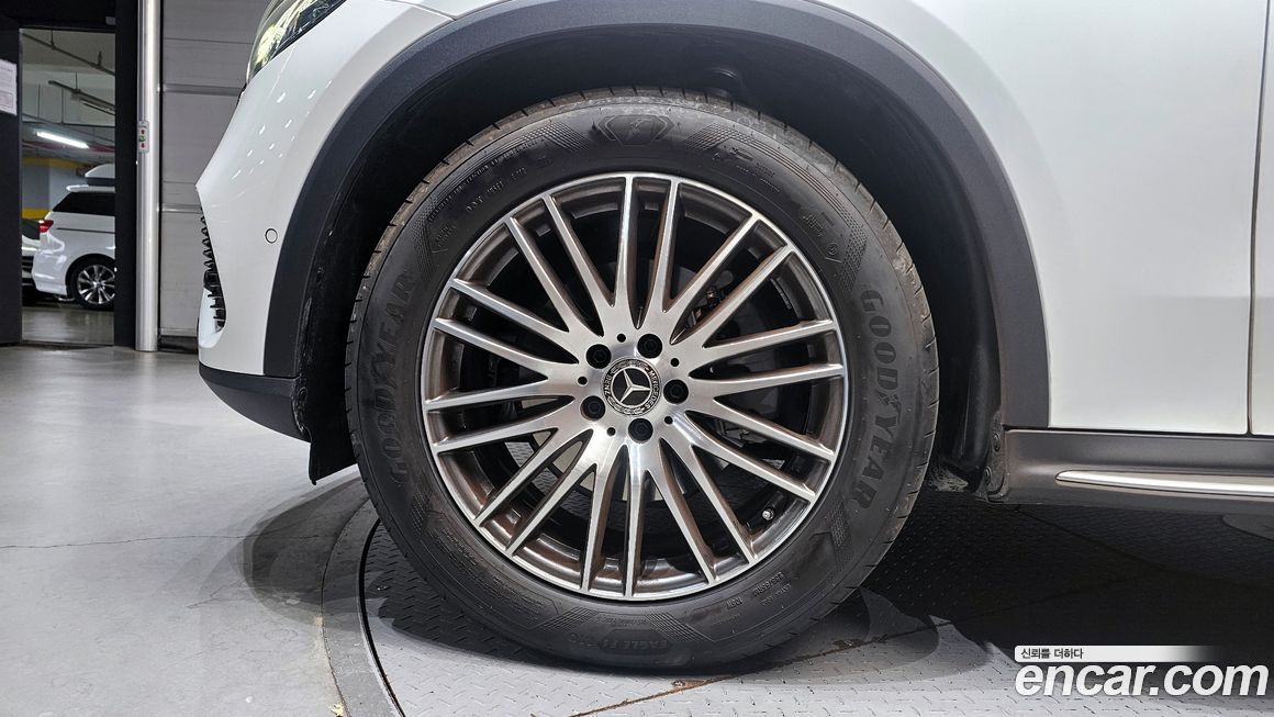 Mercedes-Benz GLC-Class GLC 300 4MATIC Avantgarde, 2025