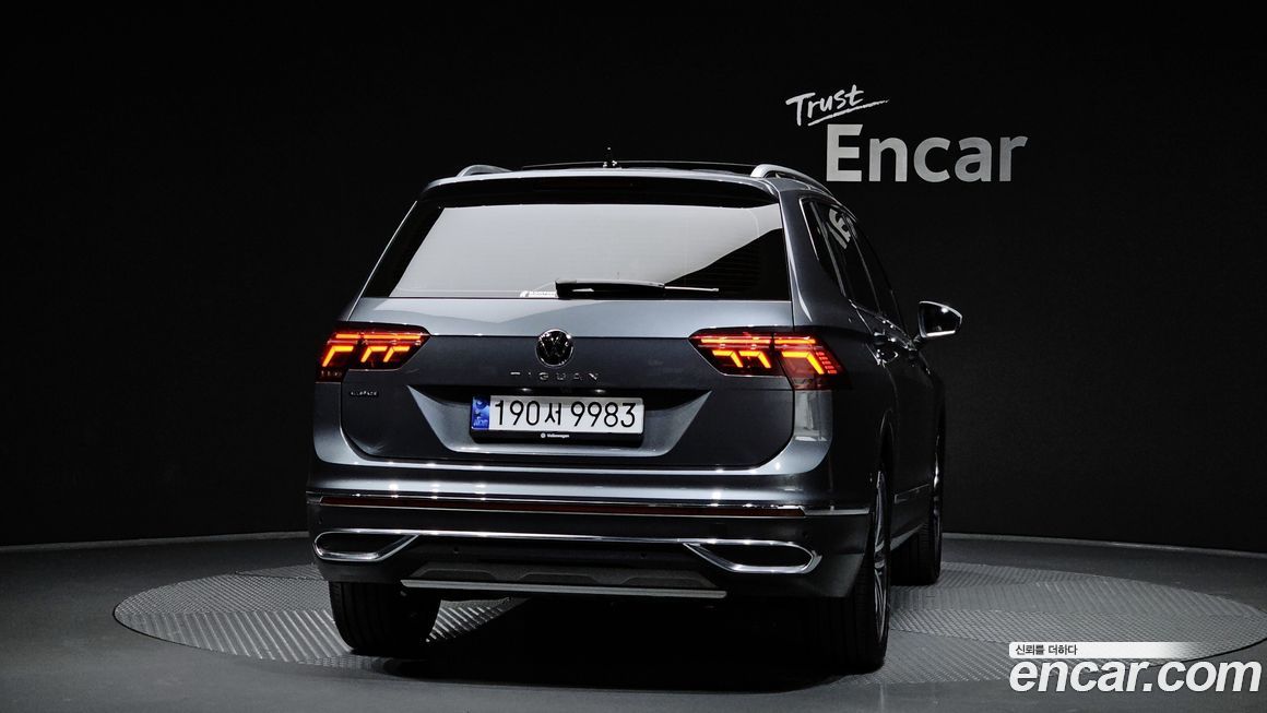 Volkswagen Tiguan 2.0 TSI Prestige, 2024