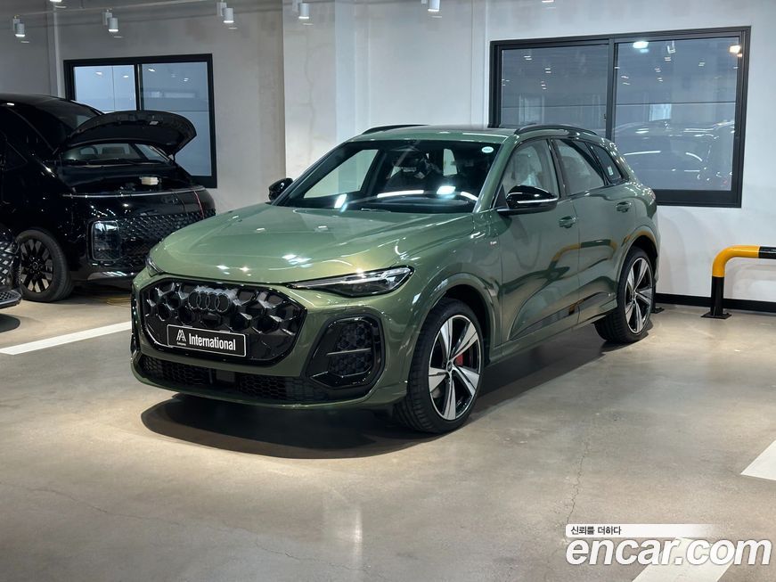 Audi Q5 40 TDI Quattro S Line Black Edition, 2025