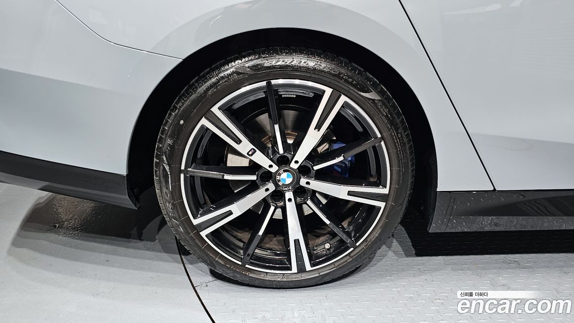 BMW 5-Series 530i xDrive M Sport, 2024