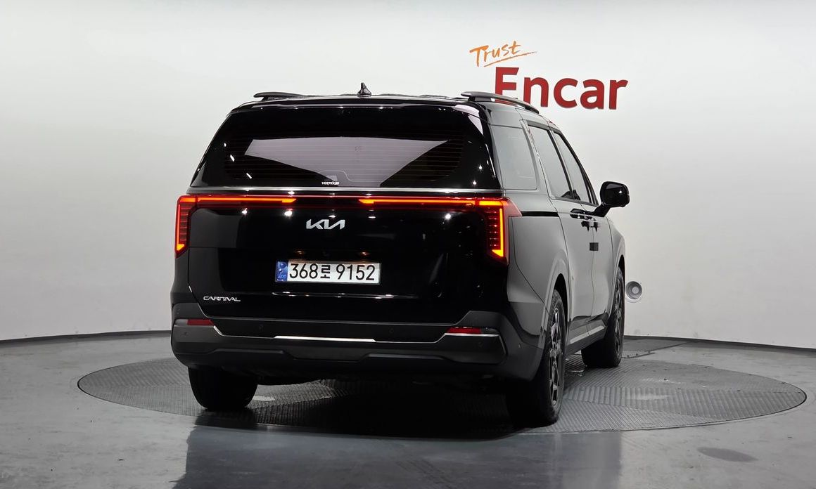 Kia Carnival 7-Seater Gravity, 2025