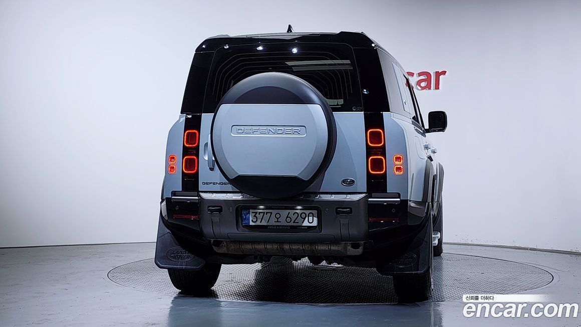 Land Rover Defender 110 P300 X-Dynamic SE, 2023