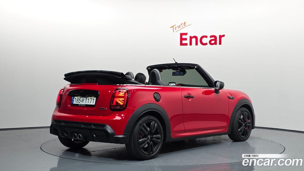Mini Cooper Convertible JCW, 2023