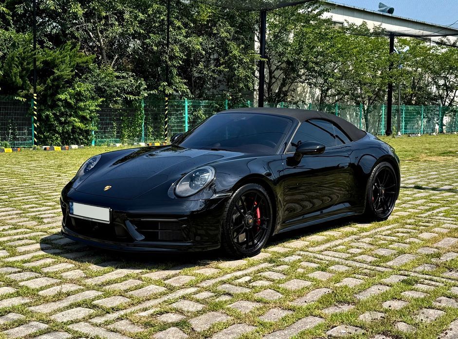 Porsche 911 Carrera 4 GTS Cabriolet, 2022