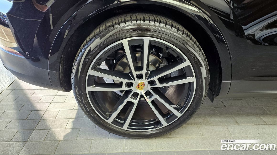 Porsche Cayenne 3.0, 2024