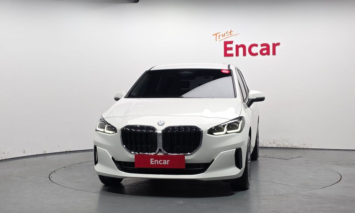 BMW 2-Series 220i Advantage, 2025
