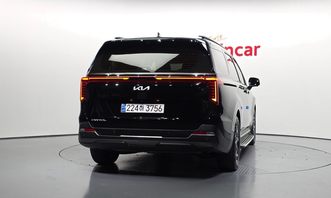 Kia Carnival 9-Seater Gravity, 2025