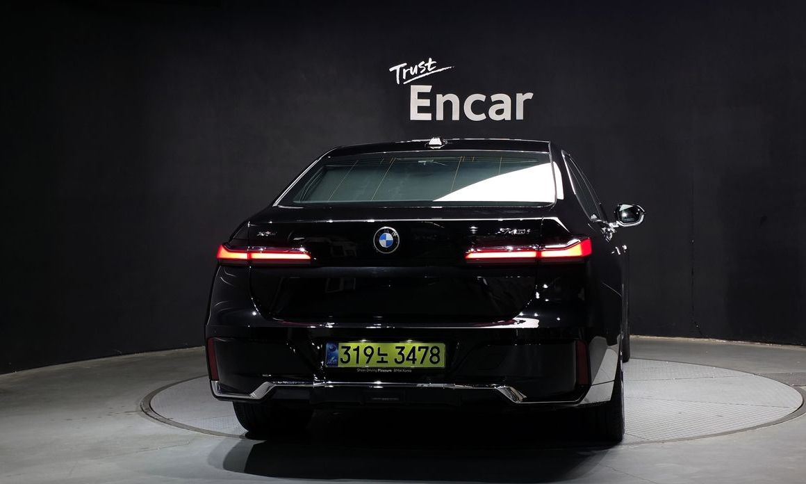BMW 7-Series 740i xDrive M Sport, 2025