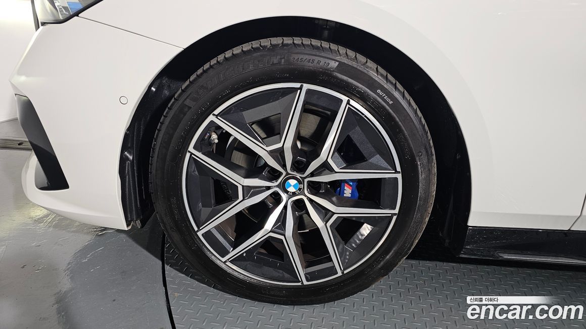 BMW 5-Series 520i M Sport, 2024