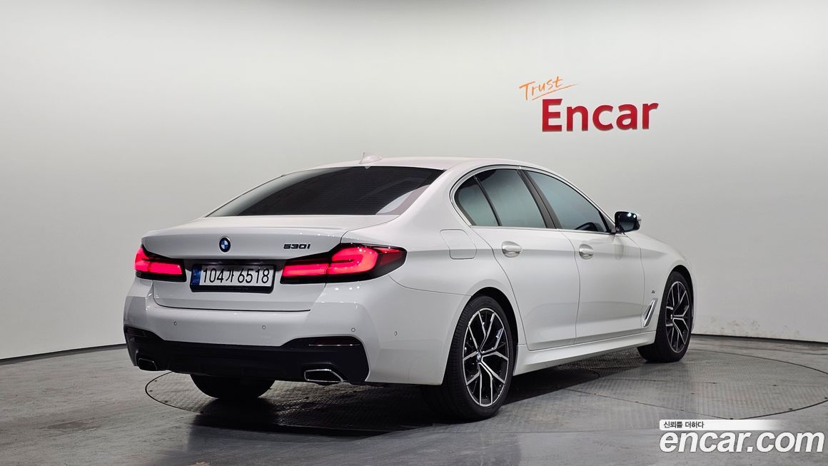 BMW 5-Series 530i M Sport Package, 2022