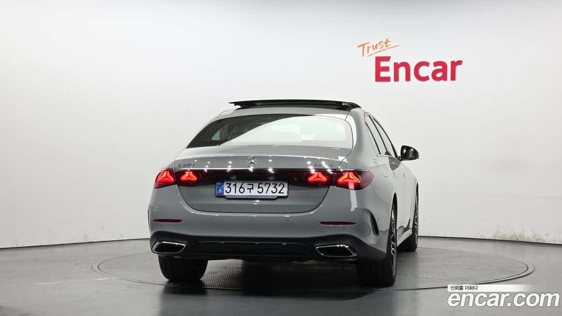 Mercedes-Benz E-Class E300 4MATIC AMG Line Premiere Special, 2026