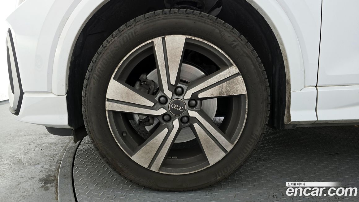 Audi Q2 35 TDI Premium, 2023