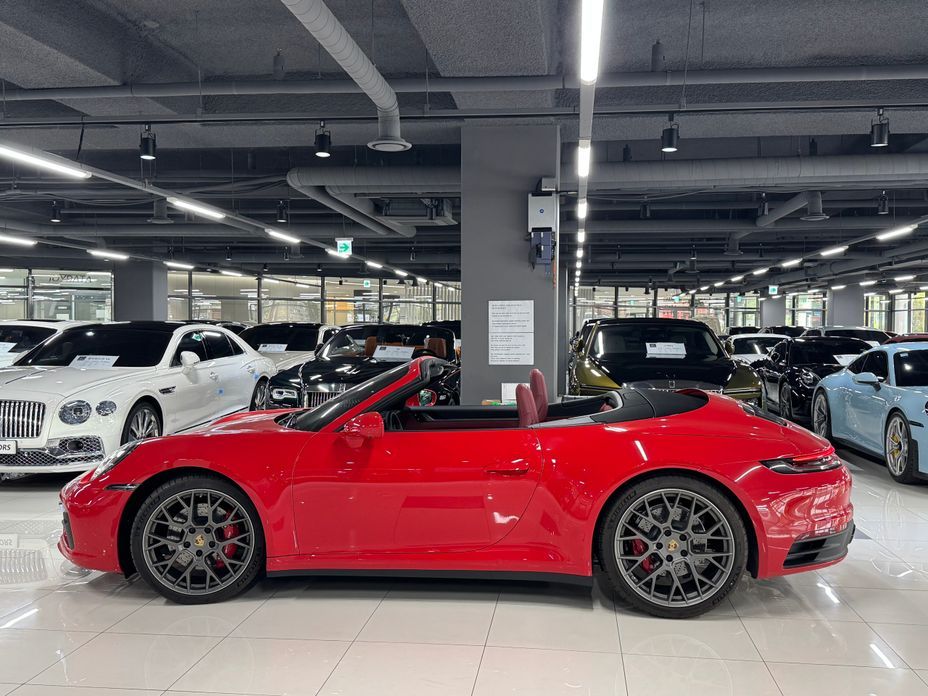 Porsche 911 Carrera 4S Cabriolet, 2024