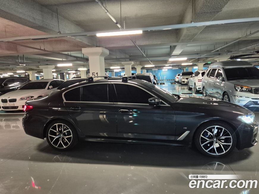 BMW 5-Series 530i xDrive M Sport Package, 2023