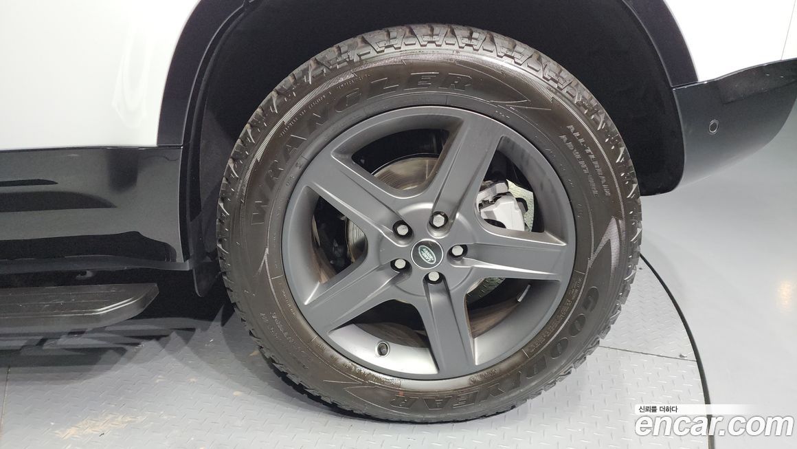 Land Rover Defender 110 D250 X-Dynamic SE, 2025