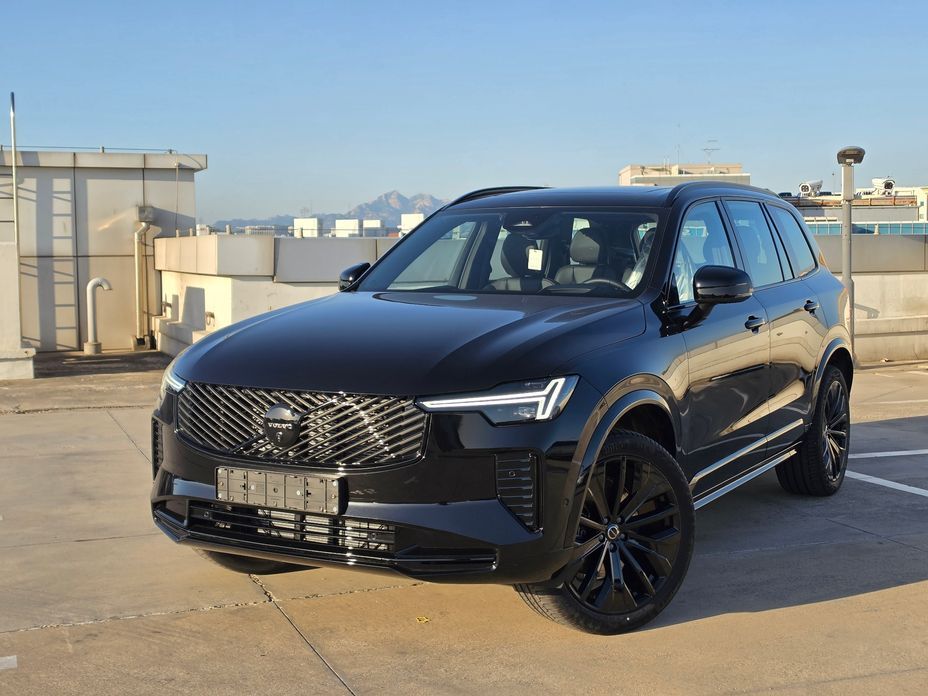 Volvo XC90 B6 Black Edition, 2026