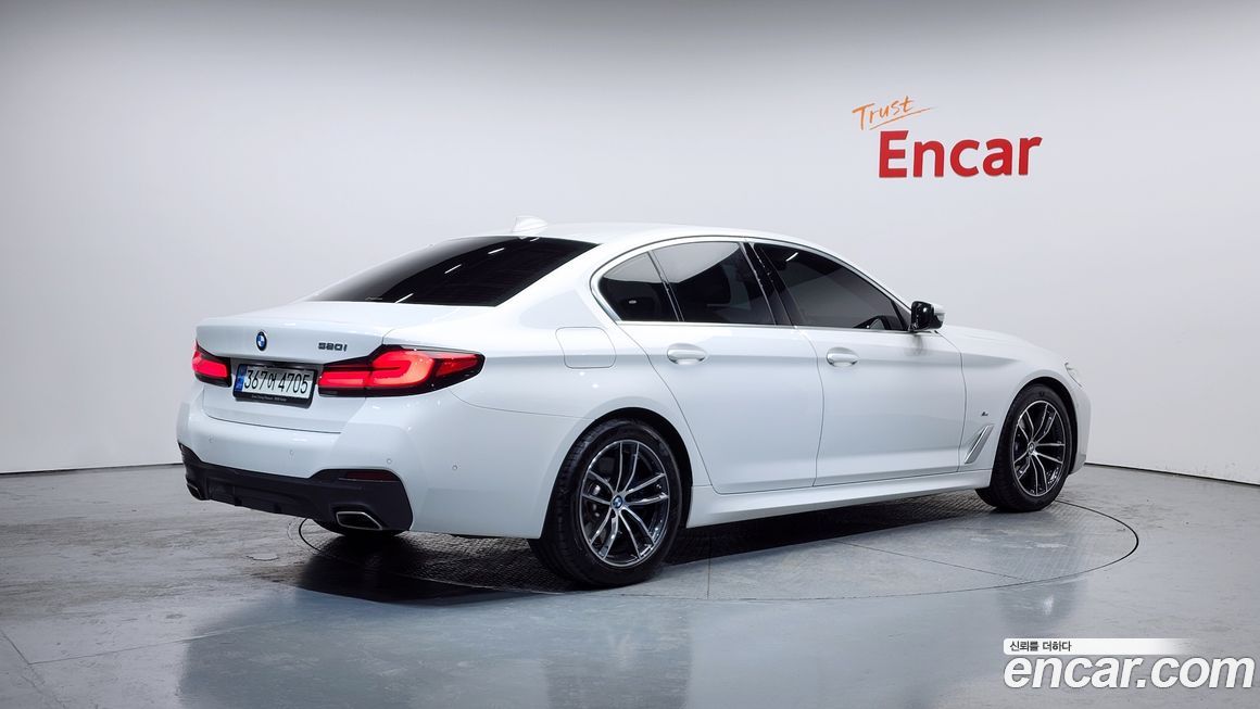 BMW 5-Series 520i M Sport, 2022