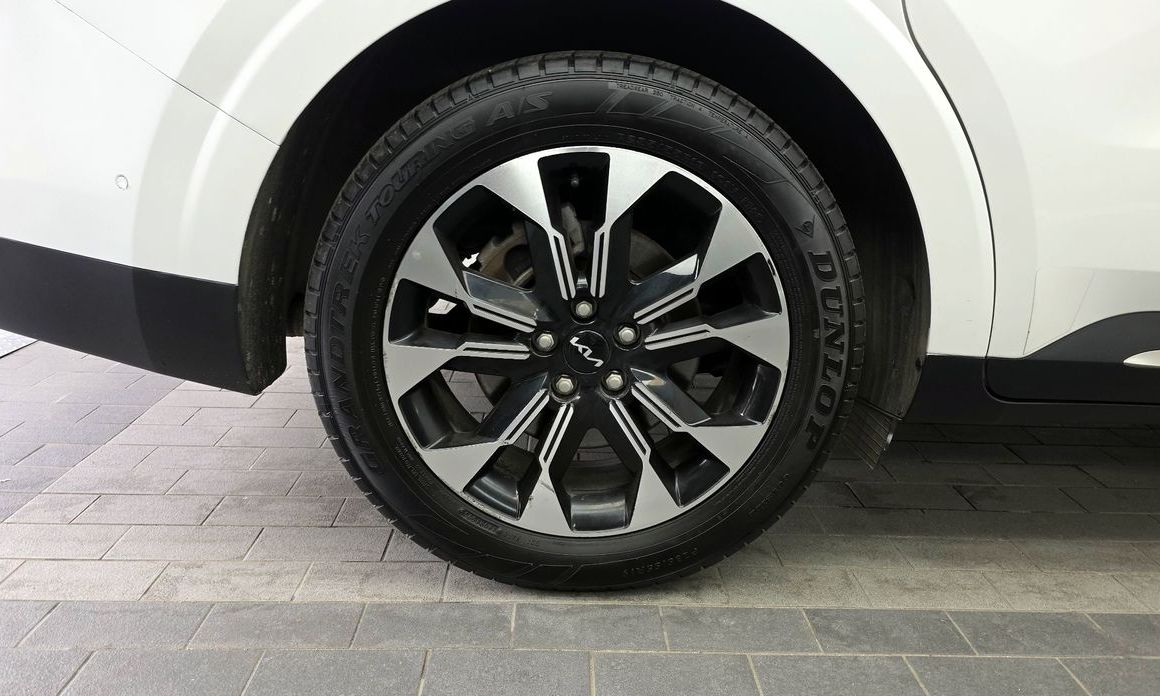 Kia Carnival 9-Seater Signature, 2023