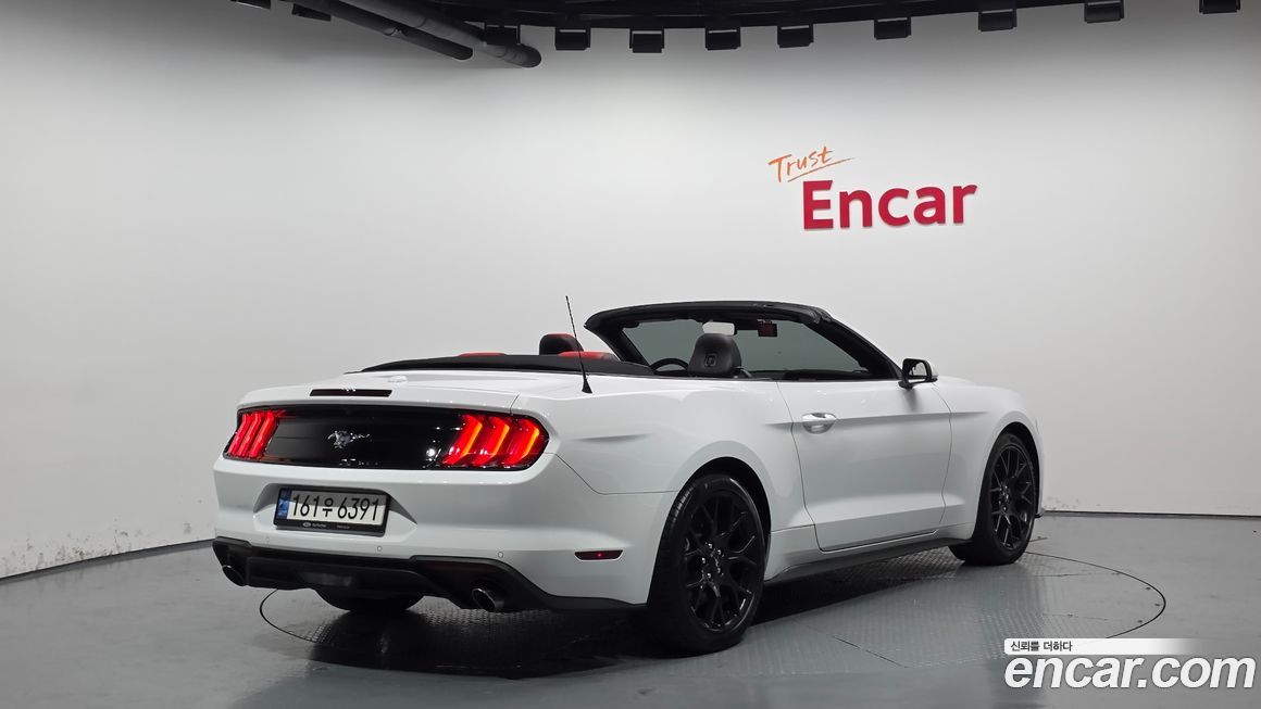 Ford Mustang Convertible, 2021