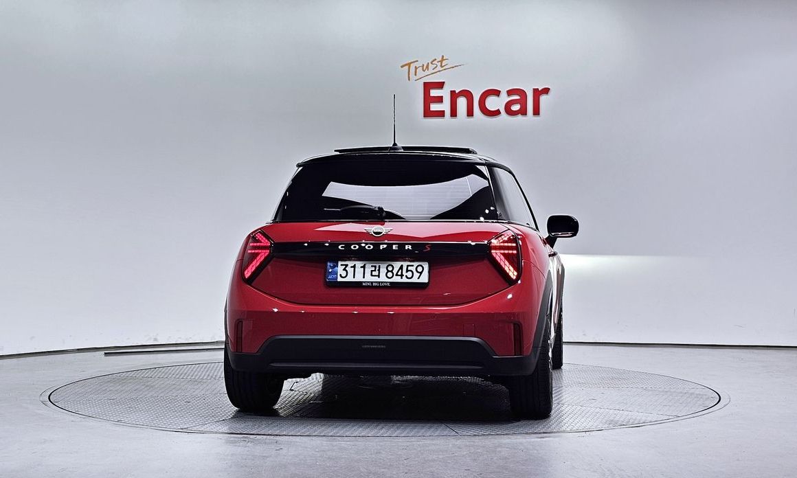 Mini Cooper Favoured, 2025