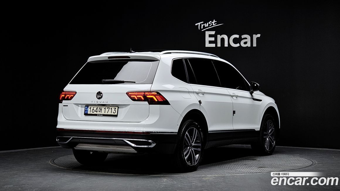 Volkswagen Tiguan 2.0 TSI Prestige, 2023