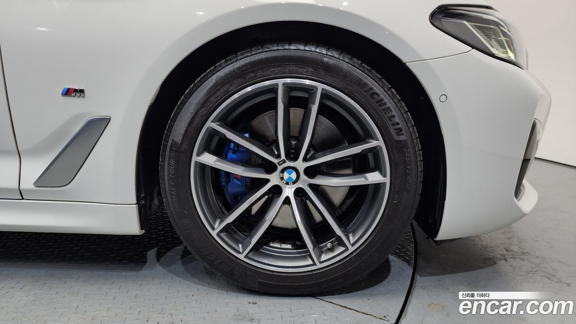 BMW 5-Series 520i M Sport, 2022