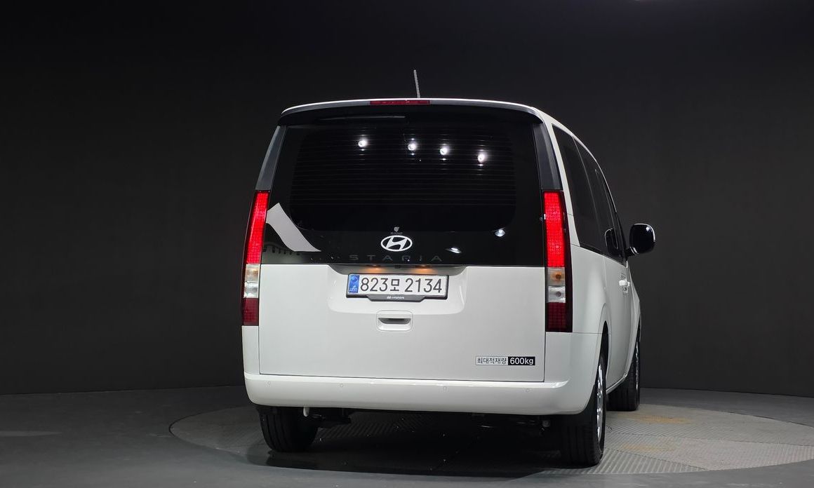 Hyundai Staria Cargo 5-Seater, 2025