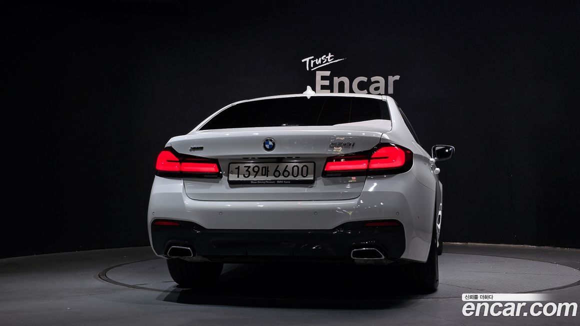 BMW 5-Series 530i xDrive M Sport Package, 2023