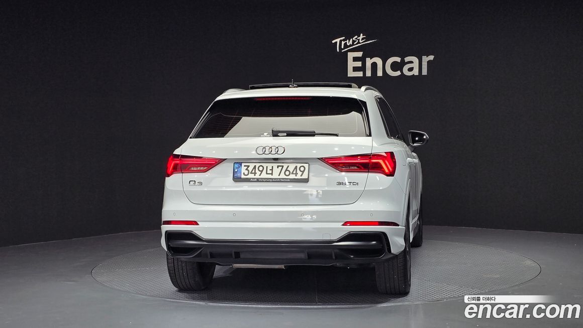 Audi Q3 35 TDI Premium, 2022