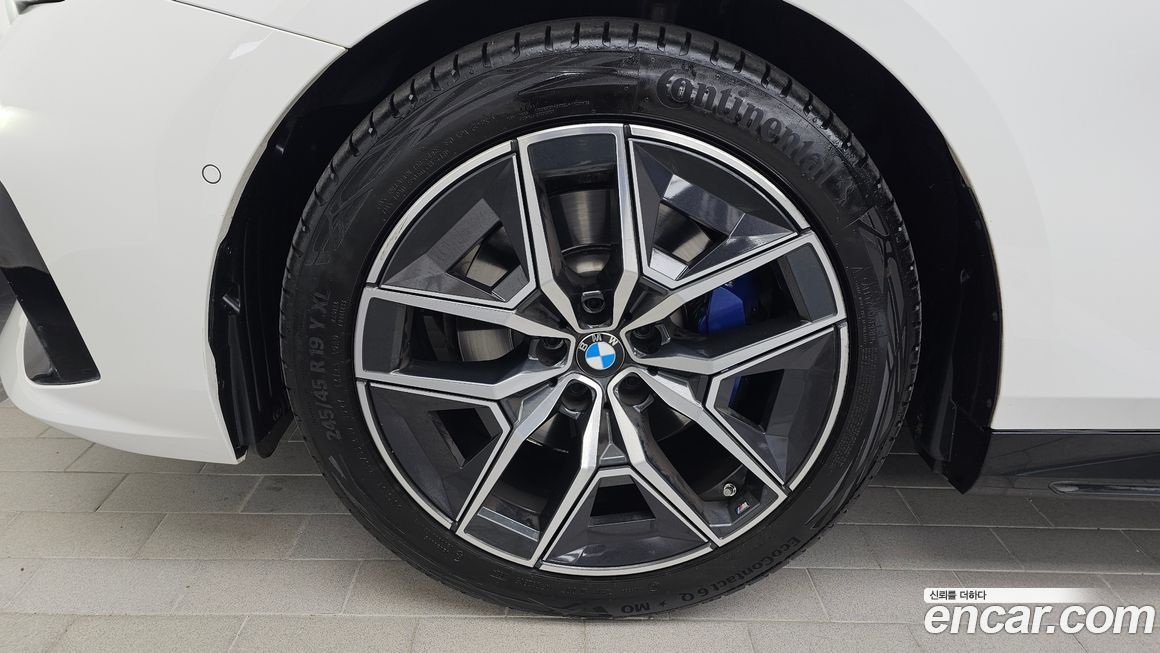 BMW 5-Series 520i M Sport, 2025