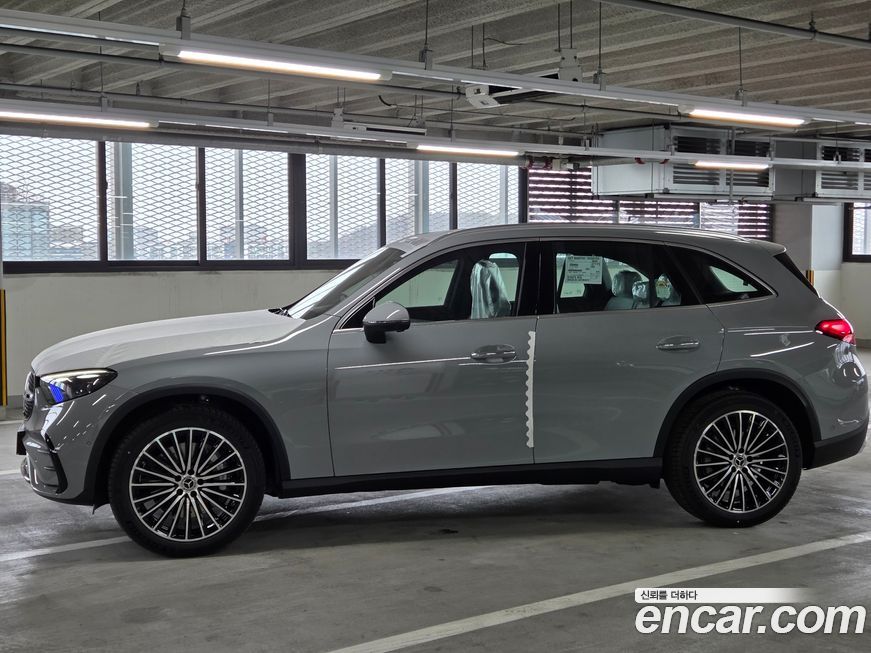 Mercedes-Benz GLC-Class GLC300 4MATIC AMG Line, 2026