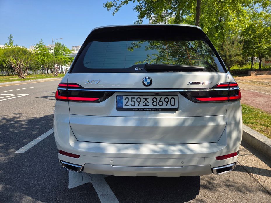 BMW X7 xDrive 40d Design Pure Excellence 6-Seater, 2025