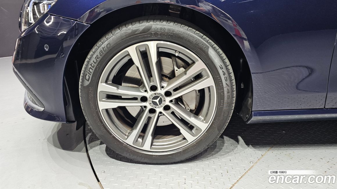 Mercedes-Benz E-Class E350 4MATIC Avantgarde, 2021