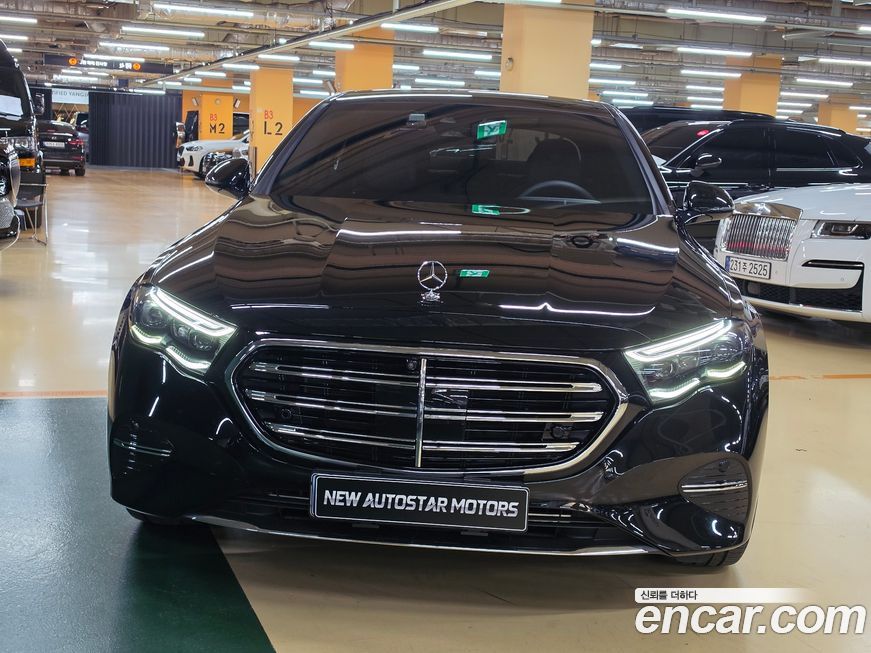 Mercedes-Benz E-Class E300 4MATIC AMG Line Premiere Special, 2024