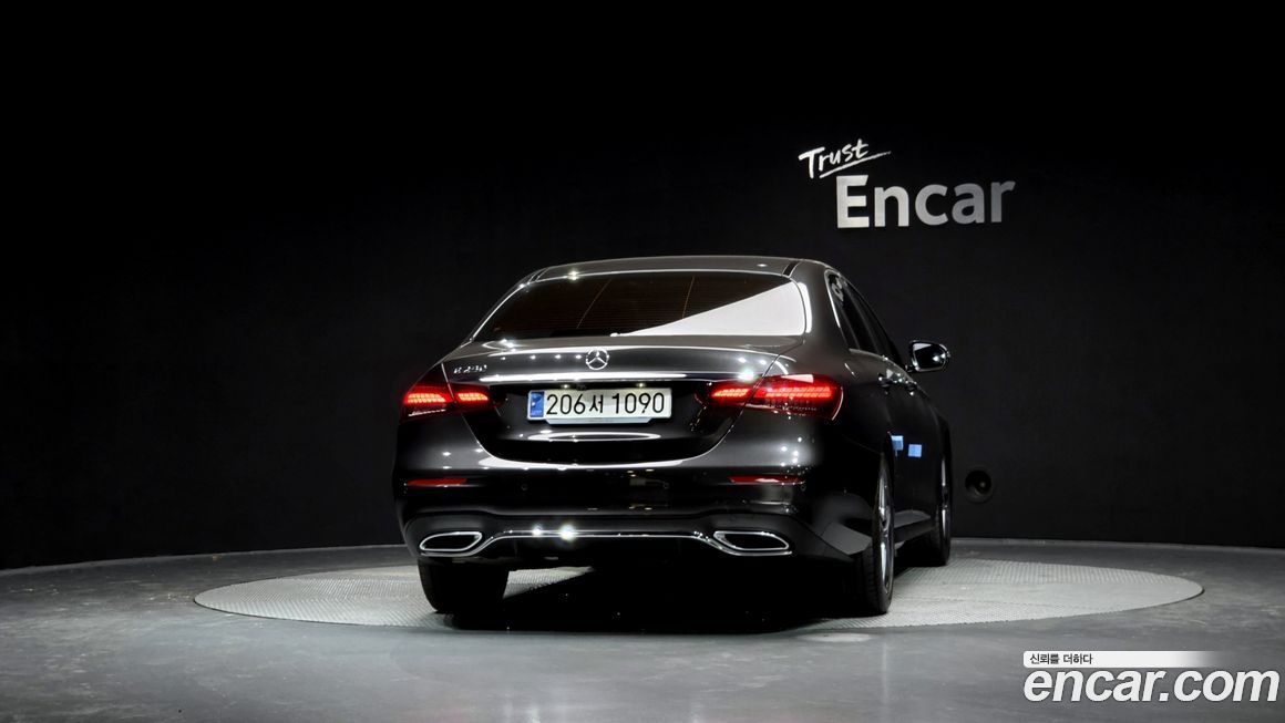 Mercedes-Benz E-Class E250 AMG Line, 2023